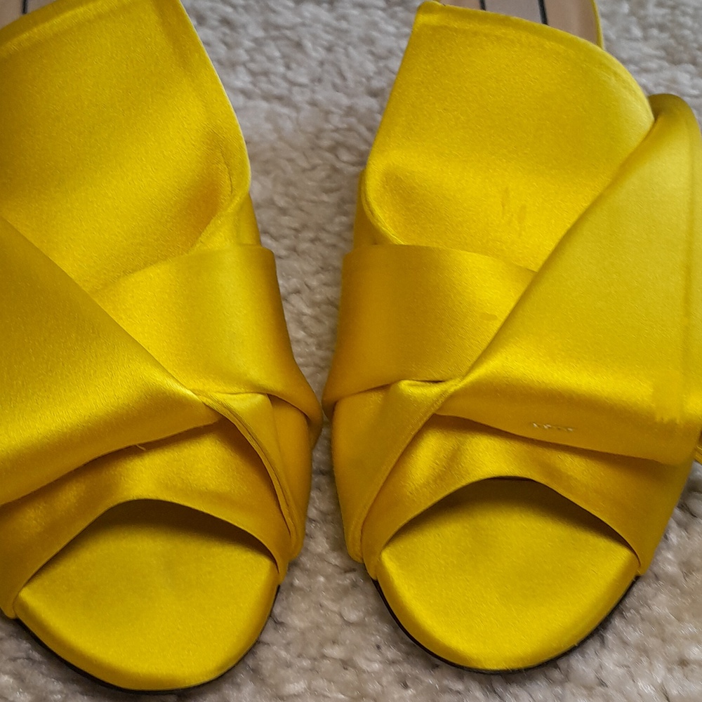 No 21 YELLOW SATIN Kitten Heels Size 7 - Picture 15 of 16